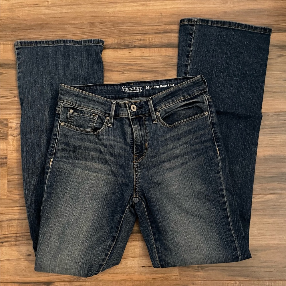 Women’s Signature Levi Strauss Modern Boot Cut Jeans Size 6